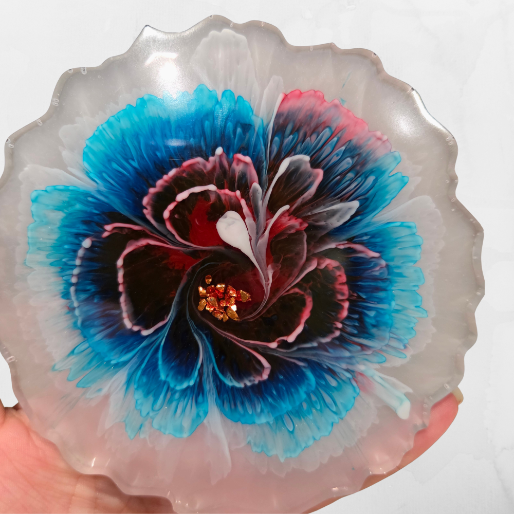 Handmade Resin Flower Coaster – 4.8” Floral Bloom Art – Abstract Petal – Unique Drink Coaster – Home Decor – Gift for Her