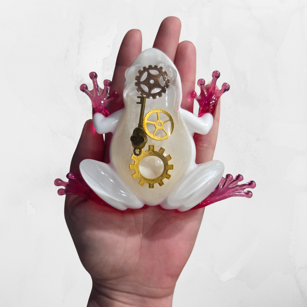 Steampunk Resin Frog Sculpture – Handmade Mechanical Gear Art Figurine – Desk Decor