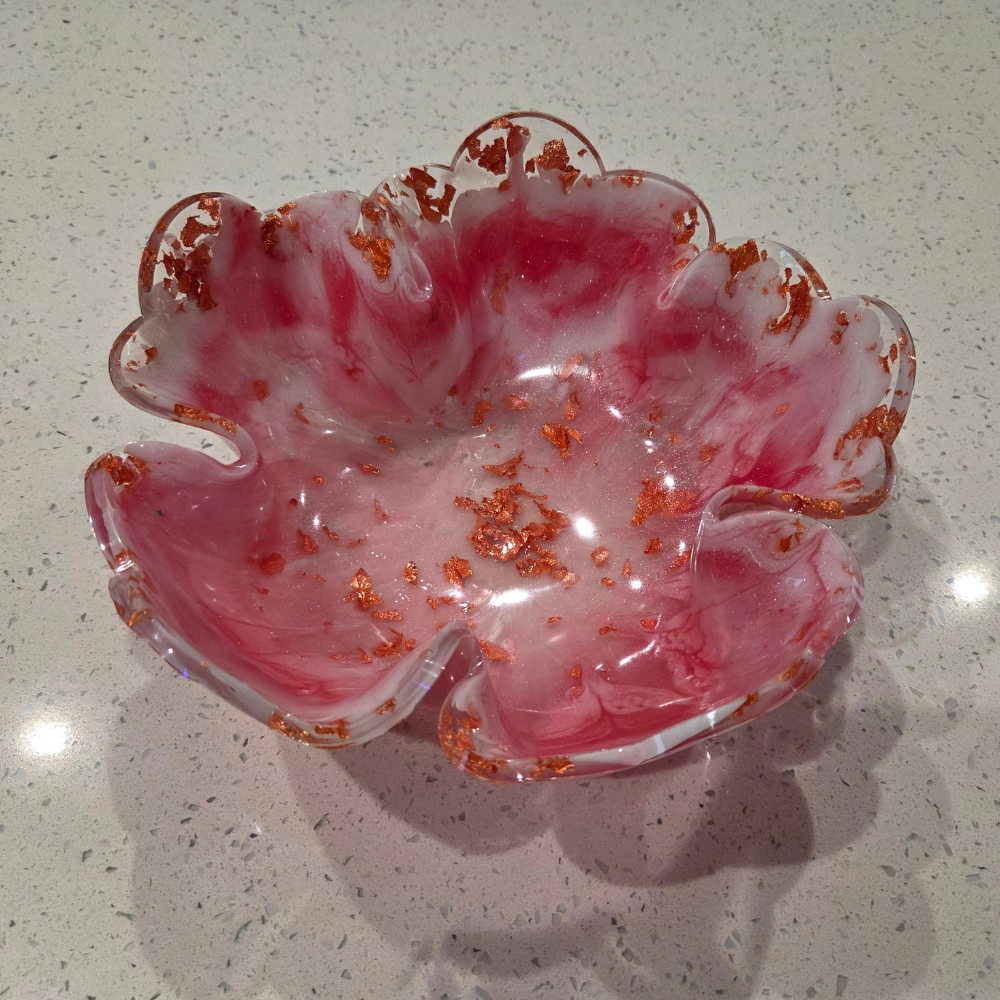 Hand Poured Resin Flower Bowl – Large Decorative Resin Dish – 9.5" Handmade Resin Bowl – Gold Leaf Center – Modern Home Decor – Unique Gift