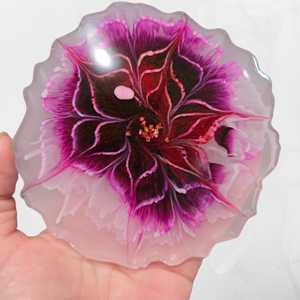 Handmade Resin Flower Coaster – 4.8” Floral Bloom Art – Abstract Petal – Unique Drink Coaster – Home Decor – Gift for Her