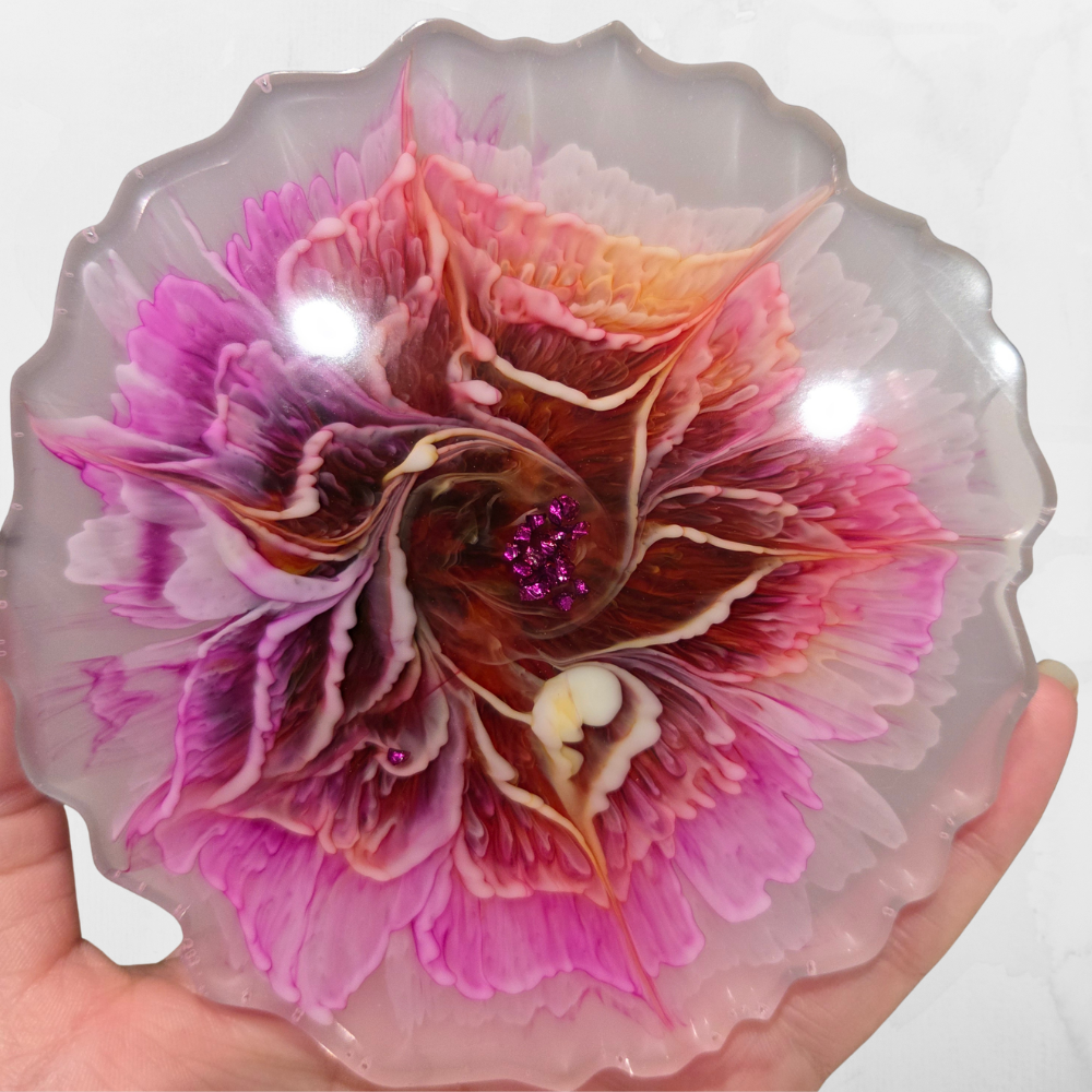 Handmade Resin Flower Coaster – 4.8” Floral Bloom Art – Abstract Petal – Unique Drink Coaster – Home Decor – Gift for Her